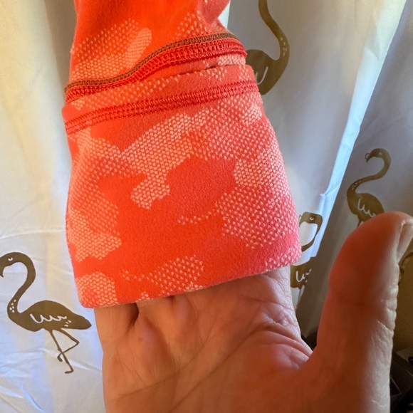 Cropped camo Lulu running top - Picture 4 of 4